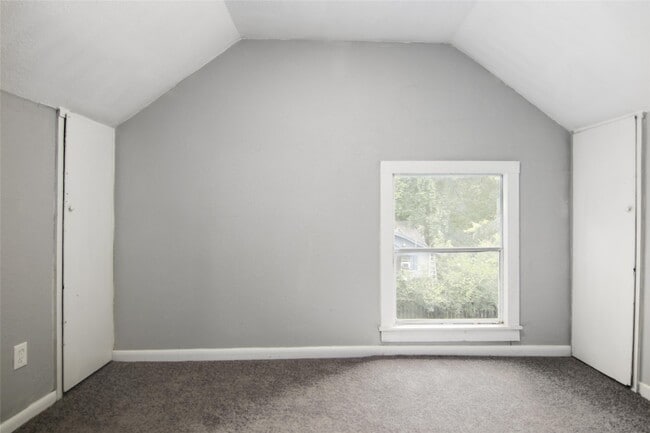 Building Photo - 3220 Melbourne St