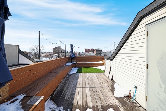 Building Photo - 194 Cambridge Ave