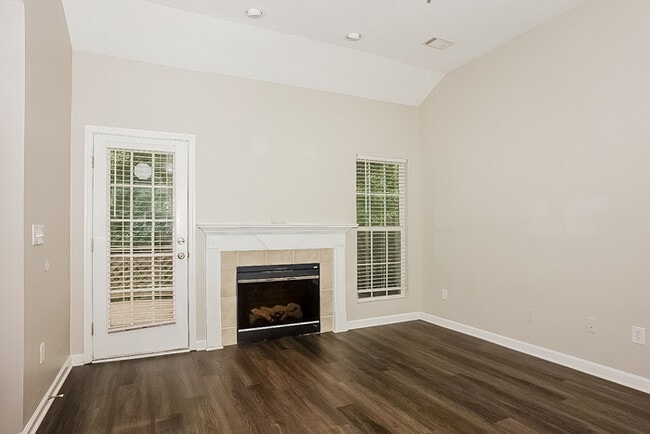 Building Photo - 557 Stirling Bridge Rd