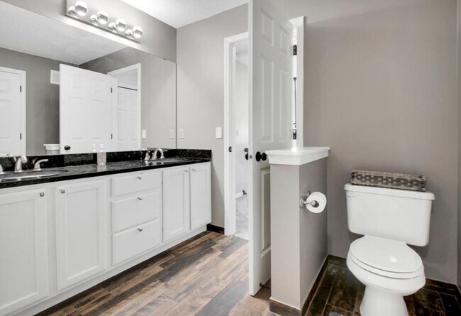 Building Photo - 2 Bedroom 2 Bath Beautiful Modern Living in Maple Grove for $2,150/month! 2 Stall Garage Included!