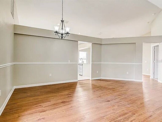 Building Photo - 7692 Stonebrook Cir