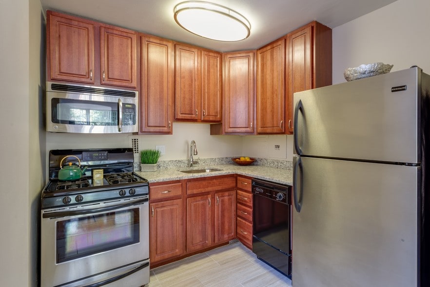 Park East Apartments 1845 Summit Pl NW Washington DC 20009