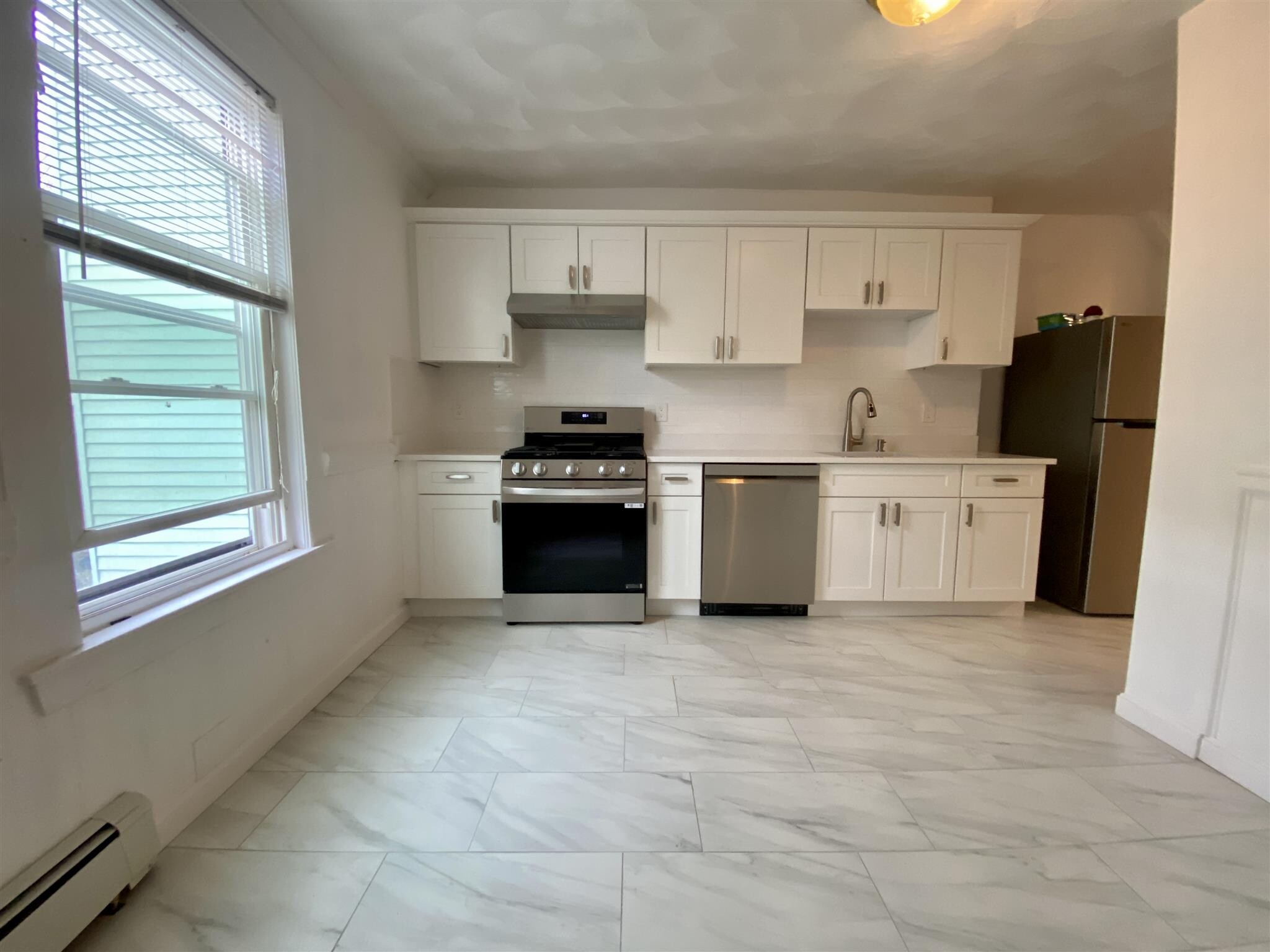 Building Photo - 66 Elm St