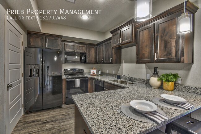 Building Photo - 22091 W 123rd Ln