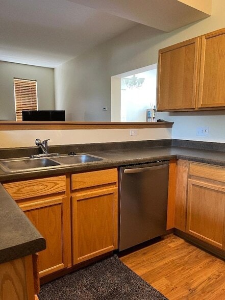 Building Photo - 1860 Fescue Dr