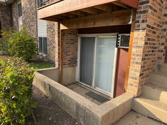 Building Photo - 600 Mesa Dr