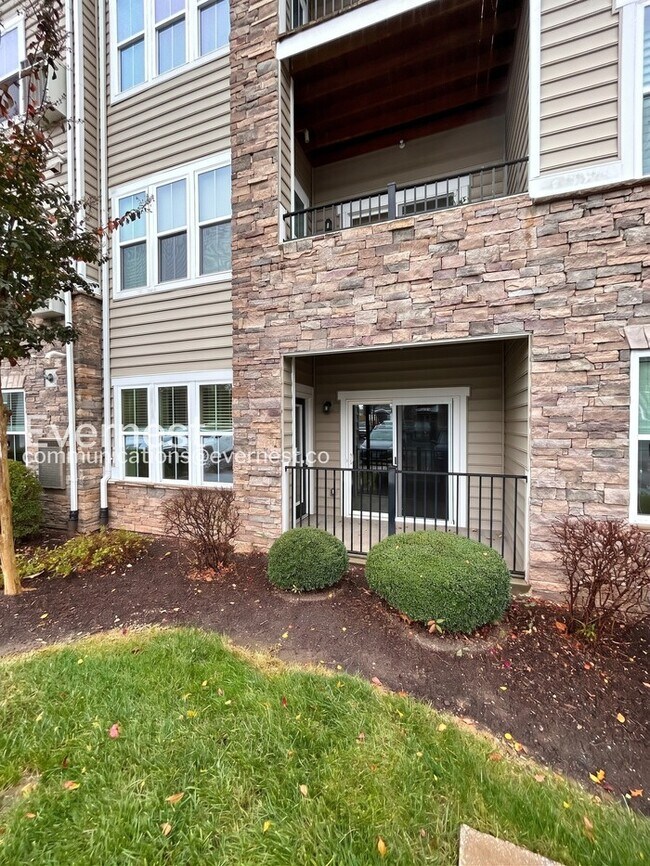 Building Photo - 14001 Briars Cir