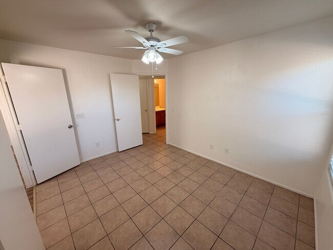 Building Photo - 3 X 2 W/Den *ALL Appliances* **Corner Lot!! with New Paint & Carpet