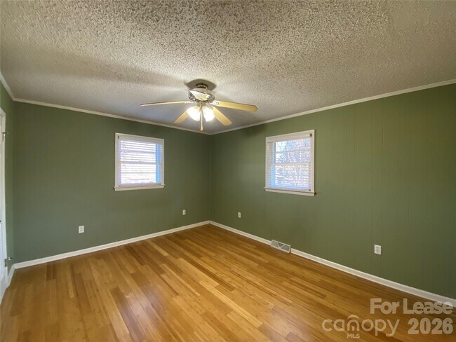 Building Photo - 203 Ratchford Farm Rd