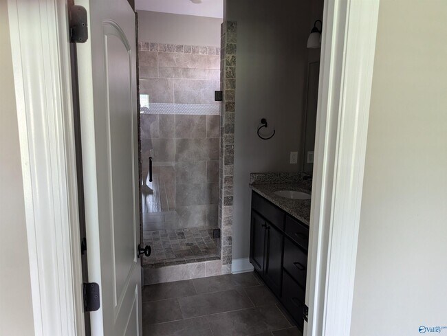 Building Photo - 7126 Weeping Willow Dr SE