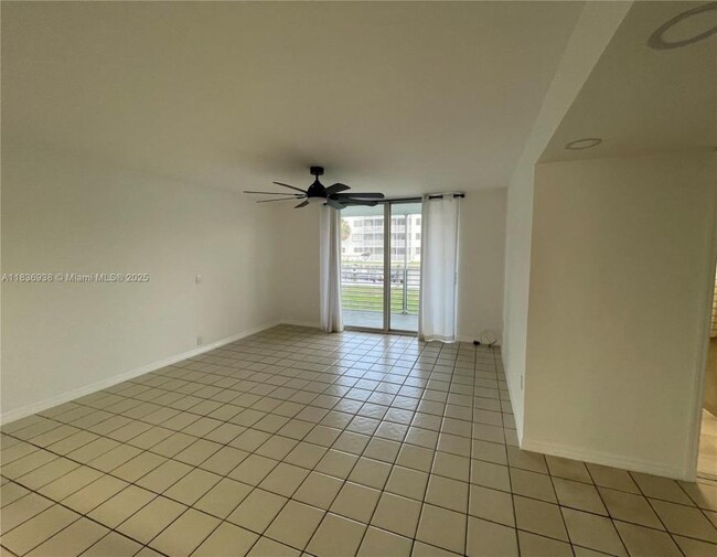 Building Photo - 2 bedroom in Sunny Isles Beach FL 33160