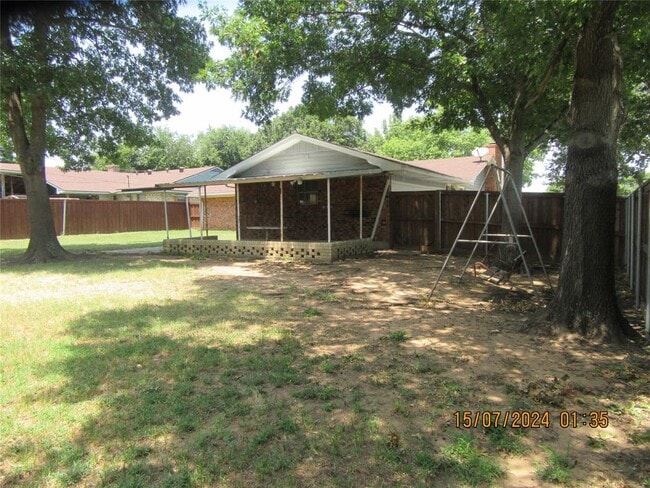 Building Photo - 224 Randy St
