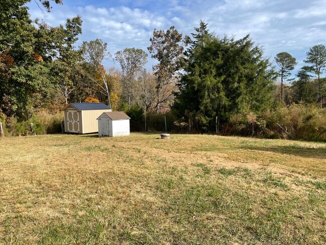 Building Photo - 2 BED, 1 BATH MOBILE HOME $900 MONTH, $900...