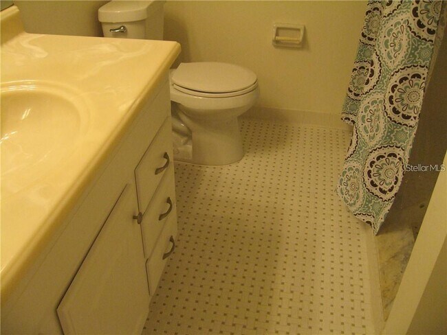 Building Photo - 5644 Gardens Dr