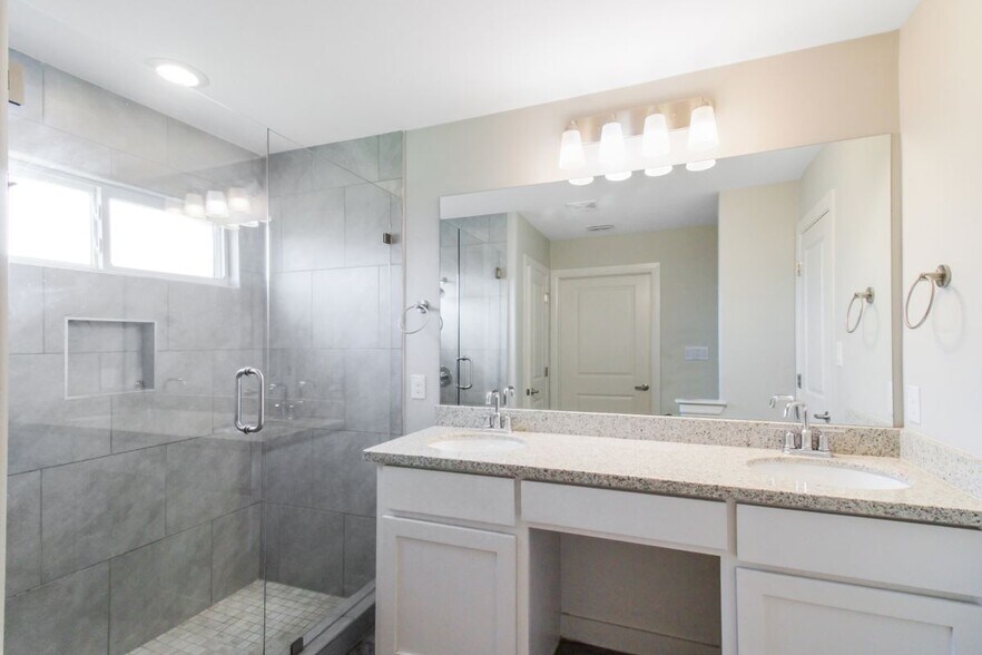 Building Photo - 3912 Rye Cir