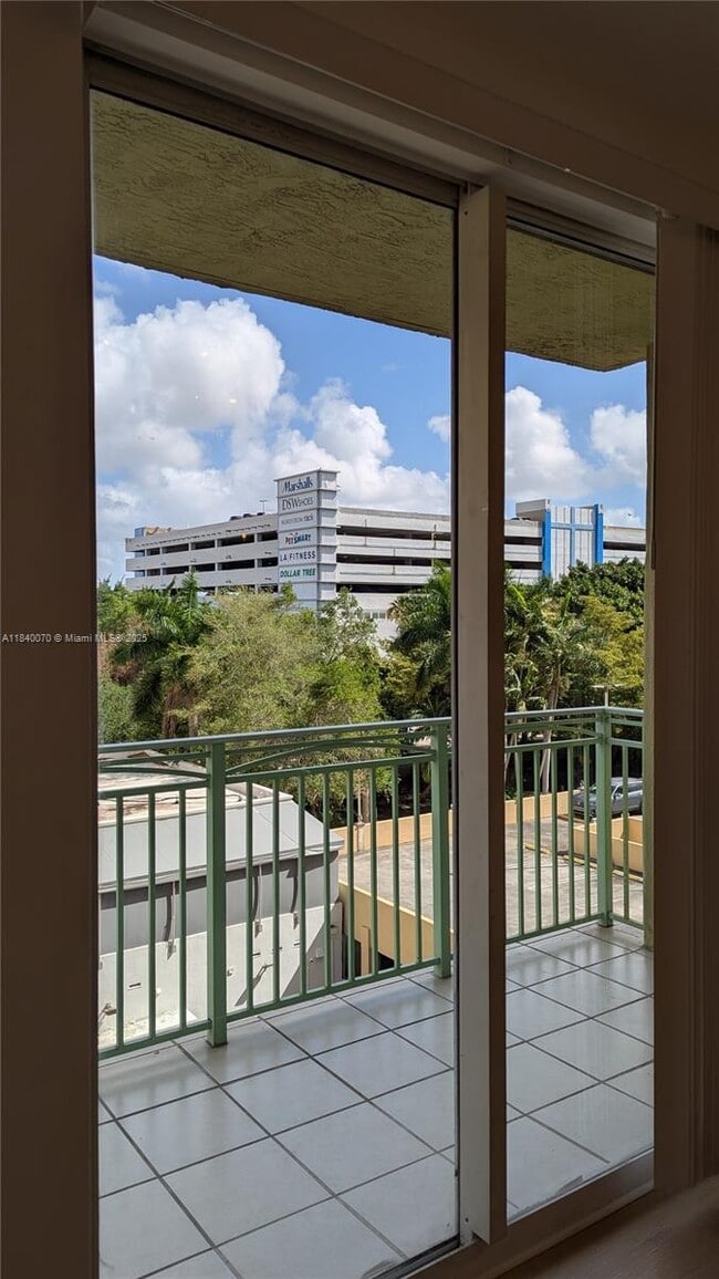 Building Photo - 3500 Coral Wy