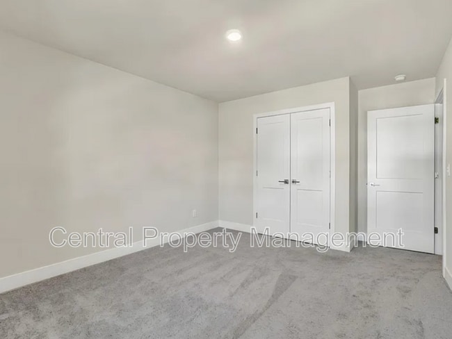 Building Photo - 106 Barred Owl Rd