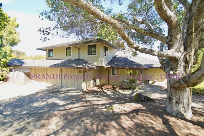 Building Photo - Spacious Glenwood Oasis with Acre of Land!