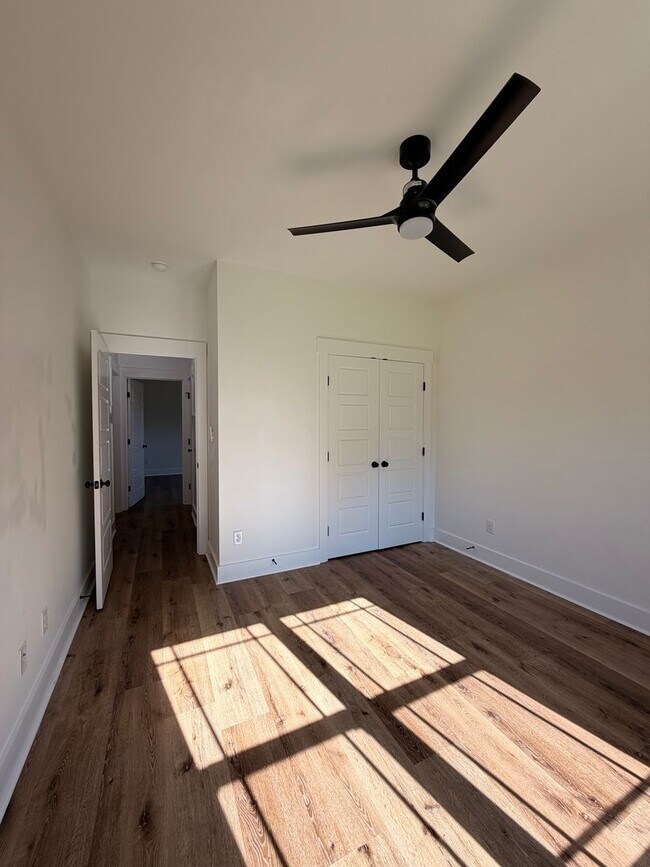 Building Photo - 309 Belgian Ct