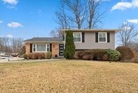 Building Photo - "Spacious 5-Bed split level Gem with Finished Basement & Fireplace on Brompton St, West Springfie...