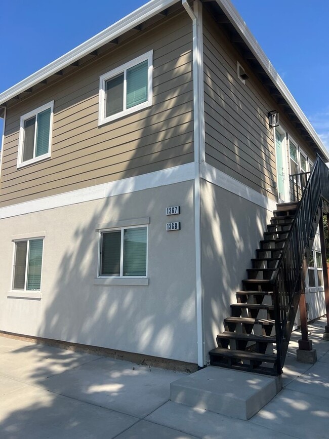 Building Photo - 2 bed 1 bath - Brand New Never Been Lived