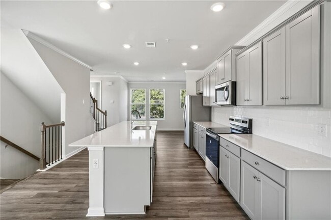 Building Photo - 3648 S Fulton Ave