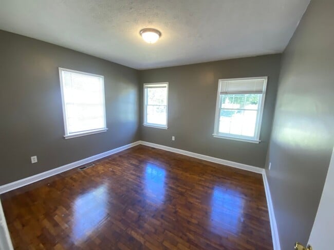 Building Photo - **ON HOLD**3 Bedroom / 2 Bathroom Home for Rent in Columbus, GA