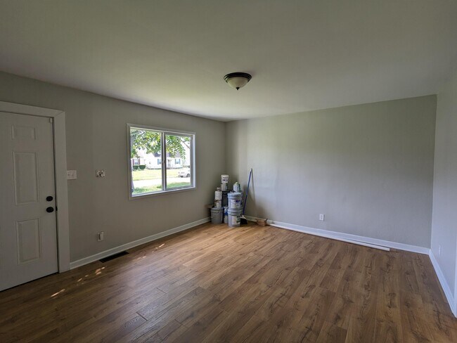 Building Photo - 926 E 19th Ave