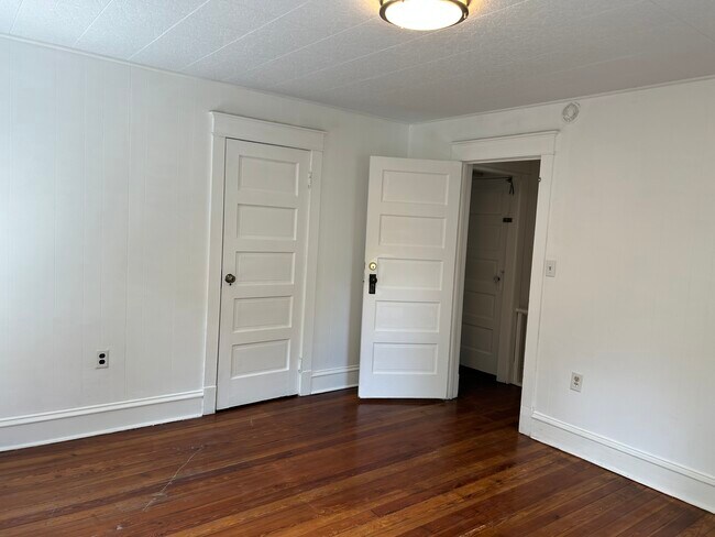 Building Photo - 56 Penn St
