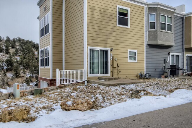 Building Photo - 799 Martin Dr
