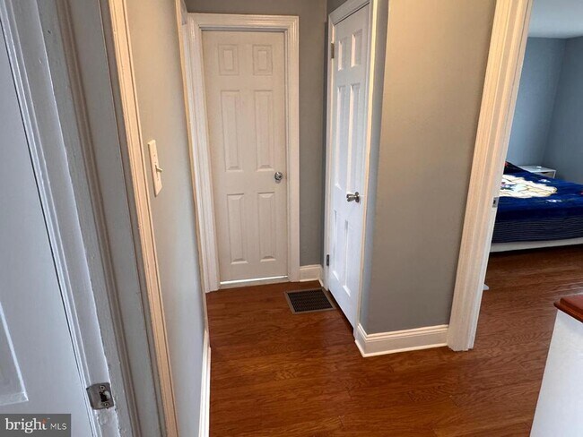 Building Photo - 251 Childs Ave