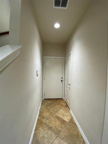 Building Photo - 15831 Breedlove Pl