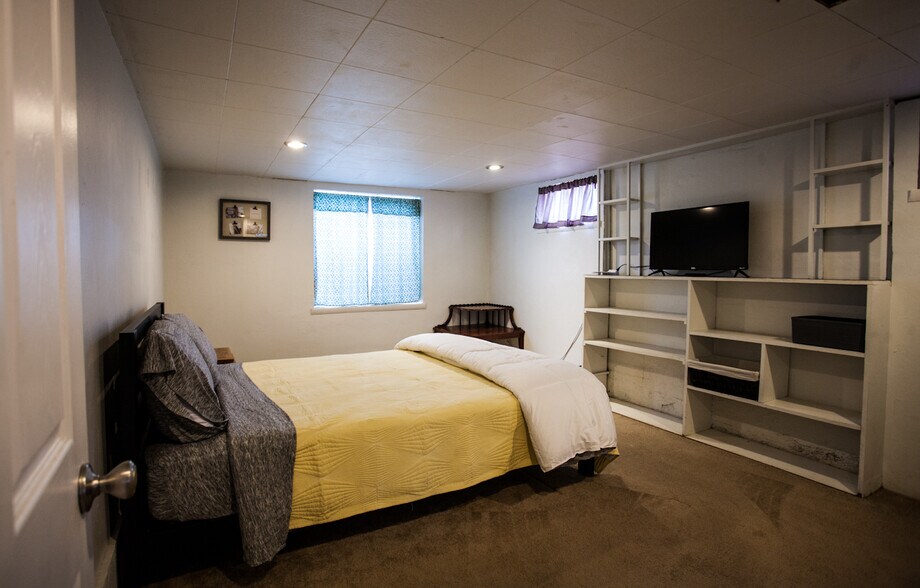 Building Photo - 250 N 17th St