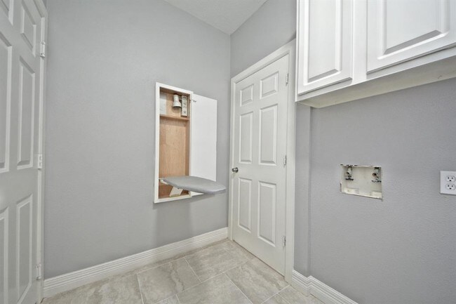 Building Photo - 21015 Eagle Bend