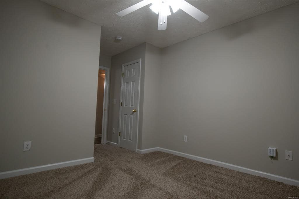Building Photo - 325 James Dr
