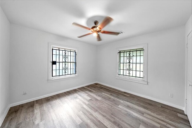 Building Photo - 3207 Florida St