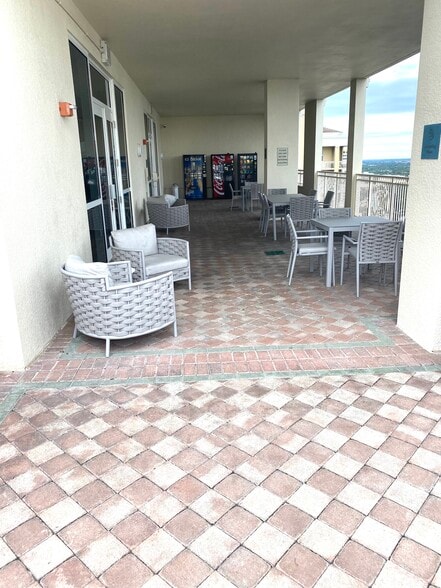 Common area - 511 SE 5th Ave