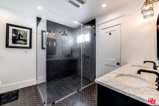 Building Photo - 1308 N Ogden Dr