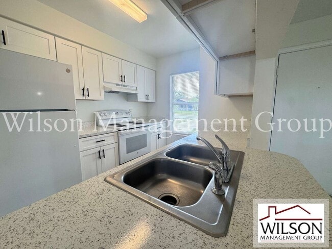 Building Photo - 1013 Arizona Ct