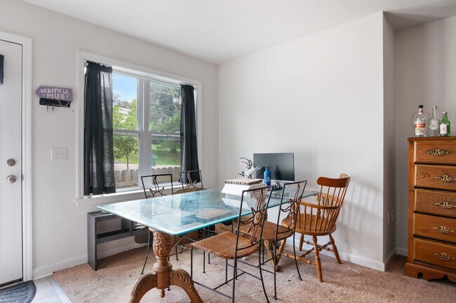 Building Photo - 1313 Giles Rd