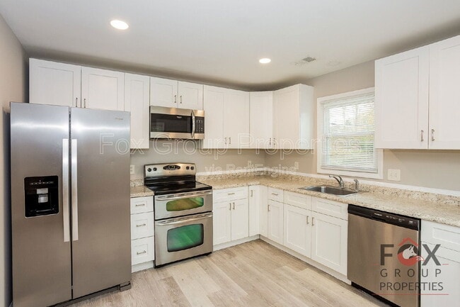 Building Photo - 5407 Venado St