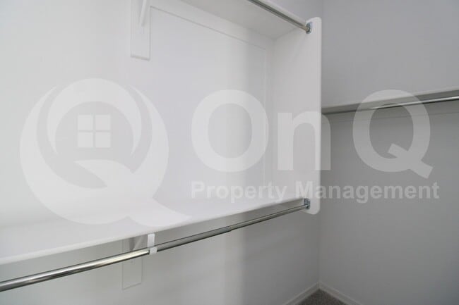 Building Photo - 23034 E Via Del Sol