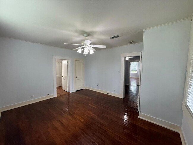 Building Photo - 509 N Peachtree St