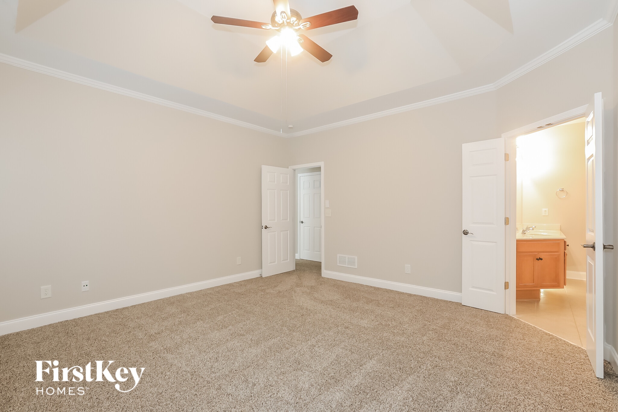 Building Photo - 495 Roland Manor Dr