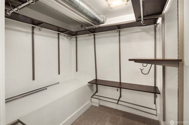 Building Photo - 1Bd/1.5Ba Seattle Condo