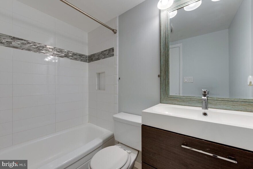 Building Photo - 7312 Donnell Pl