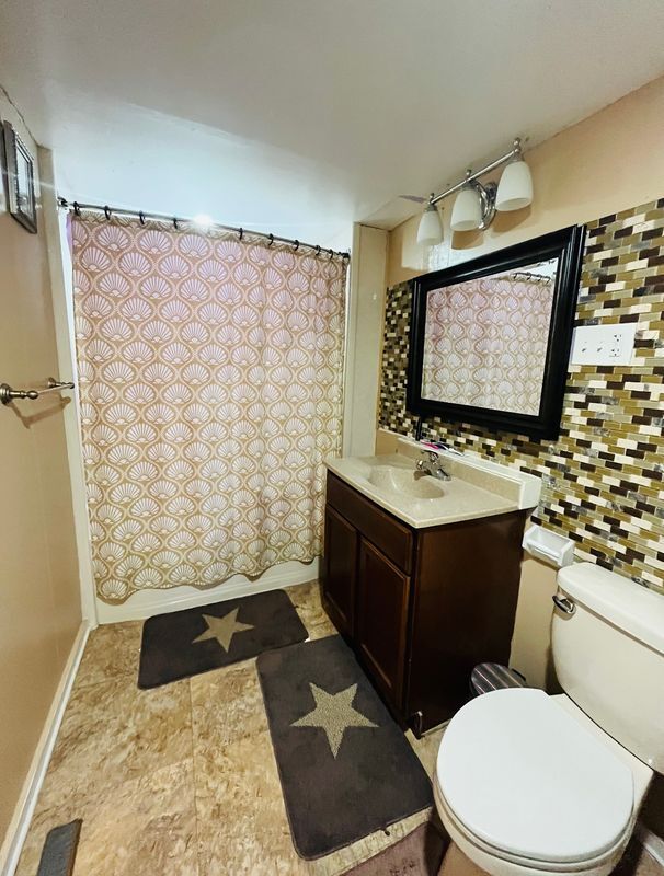 Building Photo - 1523 River St