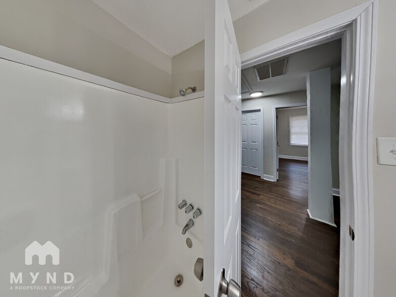 Building Photo - 3563 Bolfair Dr NW