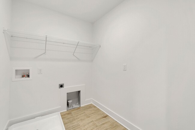 Building Photo - 609 Lee St