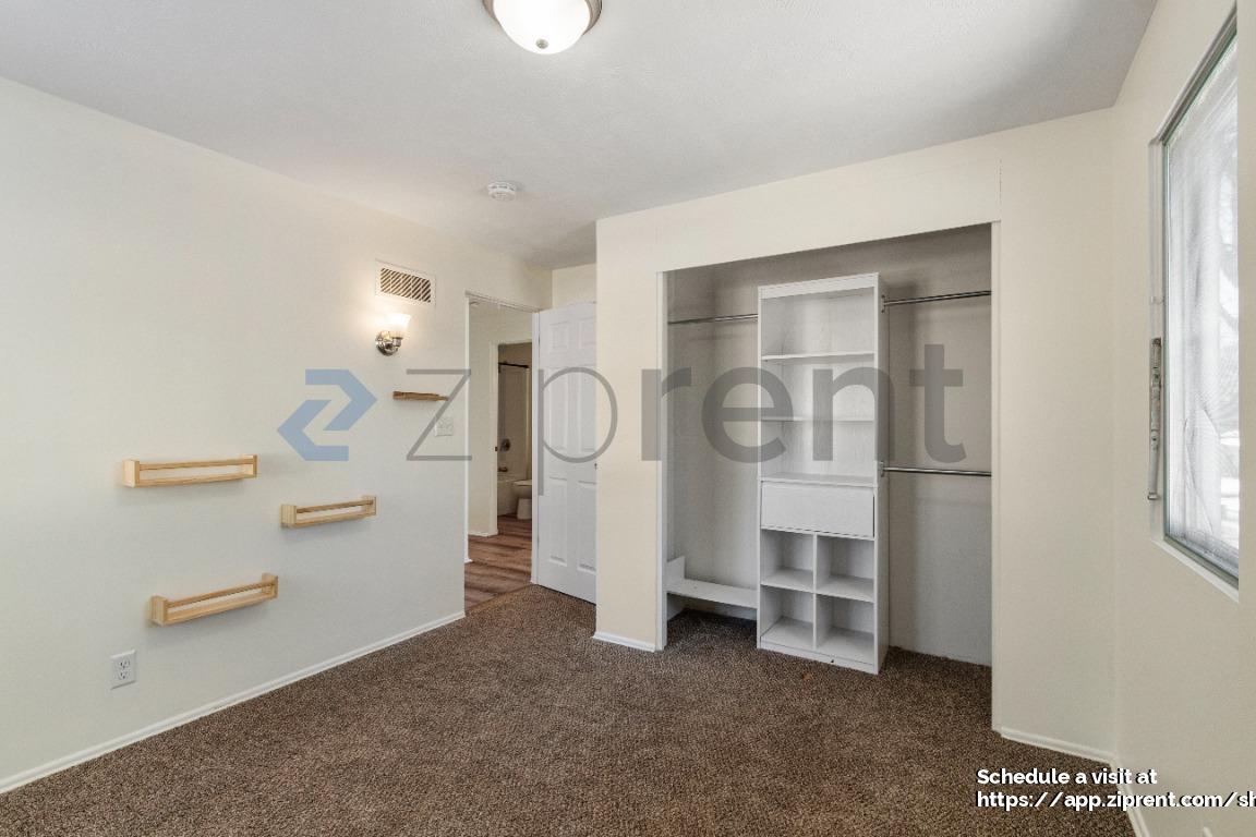 Building Photo - 10017 Sprague St